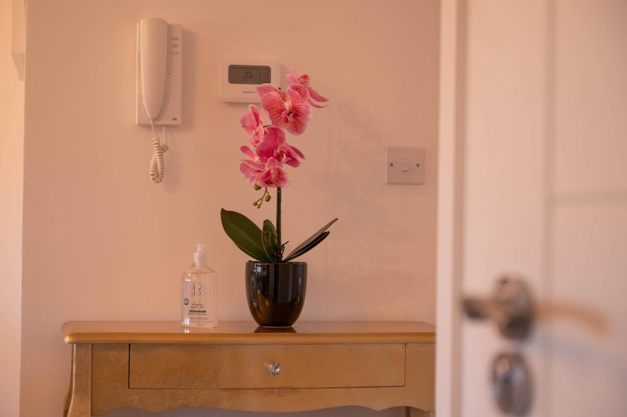 Walnut Flats-F4, 2-Bedroom With Ensuite - Parking, Netflix, Wifi - Close To Oxford, Bicester & Blenheim Palace كيدلينغتون المظهر الخارجي الصورة
