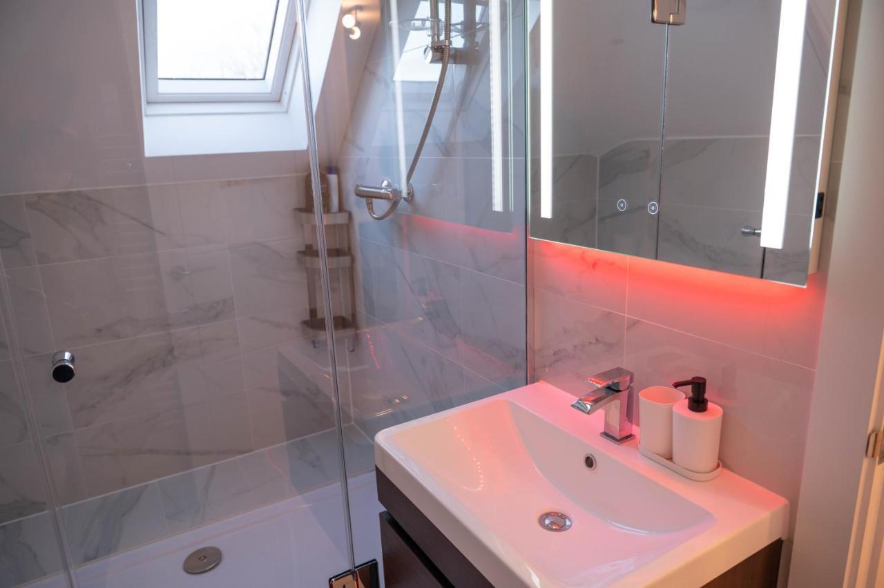 Walnut Flats-F4, 2-Bedroom With Ensuite - Parking, Netflix, Wifi - Close To Oxford, Bicester & Blenheim Palace كيدلينغتون المظهر الخارجي الصورة